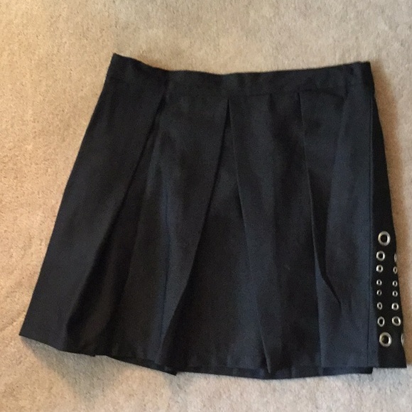 English Rose edgy mini skirt. - Picture 2 of 4
